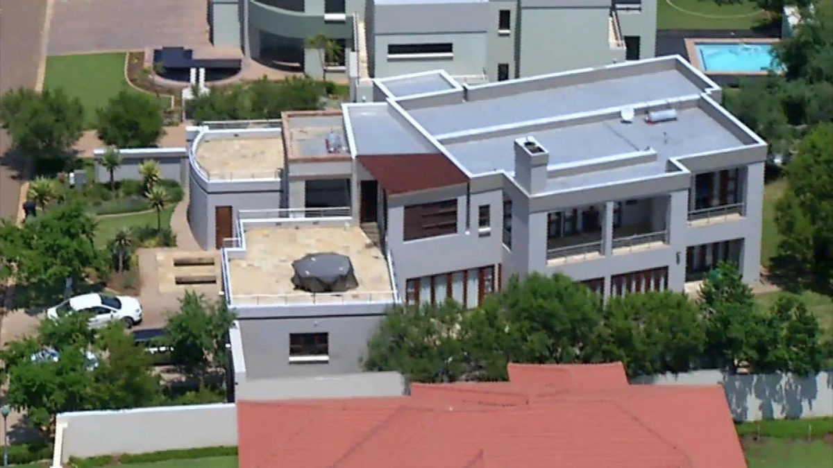 Oscar Pistorius sells house where he killed girlfriend